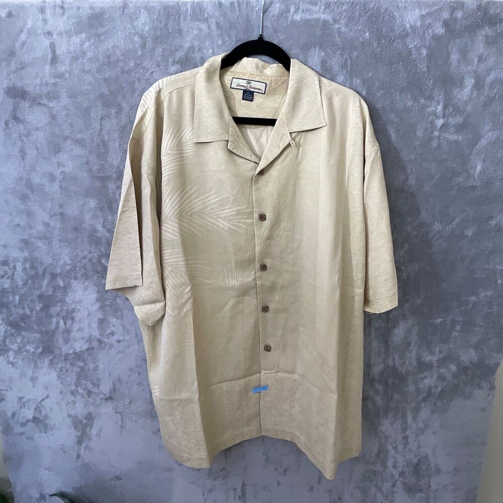 TOMMY BAHAMA shirt mens XL 100% Silk Floral Short Sleeve Shirt Button Tropical